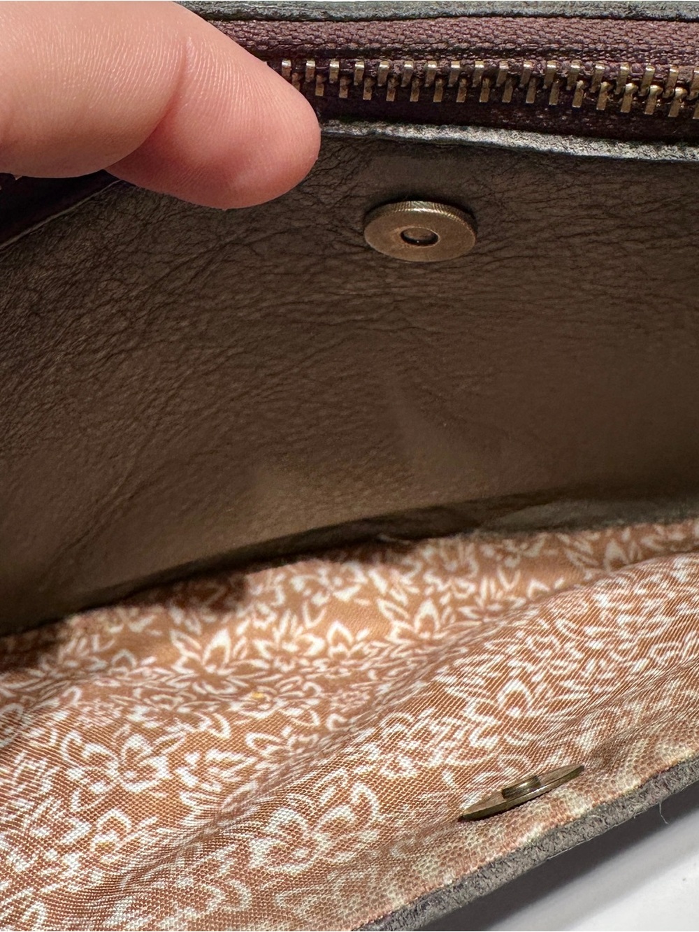 Lyons Leather Co. “The Bee” Bag in Stone - 10” x 5” x 2.5” - Picture 8 of 14